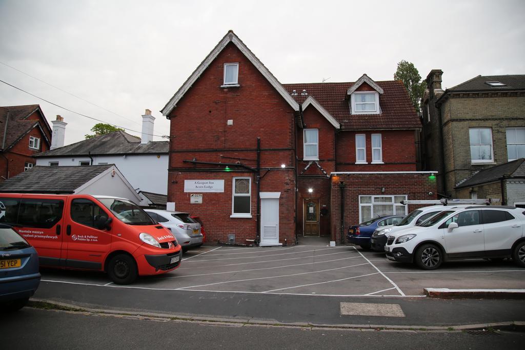 A Gosport Inn - Free Parking Екстериор снимка